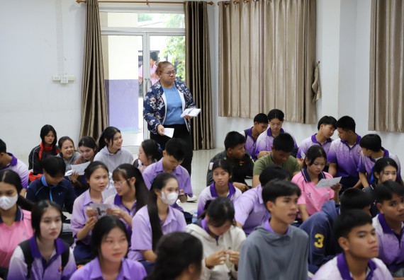 ภาพกิจกรรม  คณะวิทยาศาสตร์และเทคโนโลยี มหาวิทยาลัยราชภัฏกําแพงเพชร จัดโครงการประชาสัมพันธ์รายวิชาและหลักสูตรไปยังผู้เรียนกลุ่มใหม่ (Non-age Group) โรงเรียนขาณุวิทยา