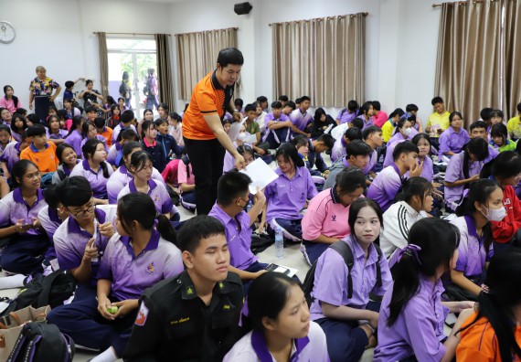ภาพกิจกรรม  คณะวิทยาศาสตร์และเทคโนโลยี มหาวิทยาลัยราชภัฏกําแพงเพชร จัดโครงการประชาสัมพันธ์รายวิชาและหลักสูตรไปยังผู้เรียนกลุ่มใหม่ (Non-age Group) โรงเรียนขาณุวิทยา