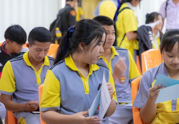 ภาพกิจกรรม คณะวิทยาศาสตร์และเทคโนโลยี มหาวิทยาลัยราชภัฏกําแพงเพชร จัดโครงการประชาสัมพันธ์รายวิชาและหลักสูตรไปยังผู้เรียนกลุ่มใหม่ (Non-age Group) โรงเรียนสลกบาตรวิทยา