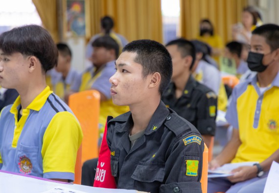 ภาพกิจกรรม คณะวิทยาศาสตร์และเทคโนโลยี มหาวิทยาลัยราชภัฏกําแพงเพชร จัดโครงการประชาสัมพันธ์รายวิชาและหลักสูตรไปยังผู้เรียนกลุ่มใหม่ (Non-age Group) โรงเรียนสลกบาตรวิทยา