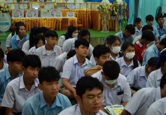 ภาพกิจกรรม  คณะวิทยาศาสตร์และเทคโนโลยี มหาวิทยาลัยราชภัฏกําแพงเพชร จัดโครงการประชาสัมพันธ์รายวิชาและหลักสูตรไปยังผู้เรียนกลุ่มใหม่ (Non-age Group) โรงเรียนพิไกรวิทยา