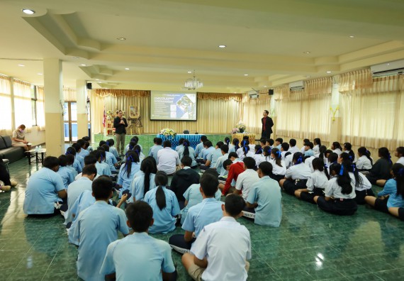 ภาพกิจกรรม  คณะวิทยาศาสตร์และเทคโนโลยี มหาวิทยาลัยราชภัฏกําแพงเพชร จัดโครงการประชาสัมพันธ์รายวิชาและหลักสูตรไปยังผู้เรียนกลุ่มใหม่ (Non-age Group) โรงเรียนพิไกรวิทยา