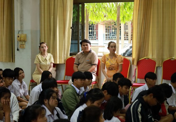 ภาพกิจกรรม  คณะวิทยาศาสตร์และเทคโนโลยี มหาวิทยาลัยราชภัฏกําแพงเพชร จัดโครงการประชาสัมพันธ์รายวิชาและหลักสูตรไปยังผู้เรียนกลุ่มใหม่ (Non-age Group) โรงเรียนเรืองวิทย์พิทยาคม