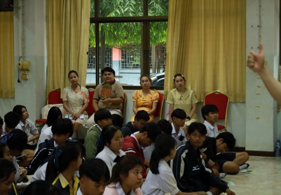 ภาพกิจกรรม  คณะวิทยาศาสตร์และเทคโนโลยี มหาวิทยาลัยราชภัฏกําแพงเพชร จัดโครงการประชาสัมพันธ์รายวิชาและหลักสูตรไปยังผู้เรียนกลุ่มใหม่ (Non-age Group) โรงเรียนเรืองวิทย์พิทยาคม