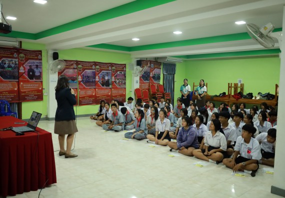 ภาพกิจกรรม  คณะวิทยาศาสตร์และเทคโนโลยี มหาวิทยาลัยราชภัฏกําแพงเพชร จัดโครงการประชาสัมพันธ์รายวิชาและหลักสูตรไปยังผู้เรียนกลุ่มใหม่ (Non-age Group) โรงเรียนสักงามวิทยา