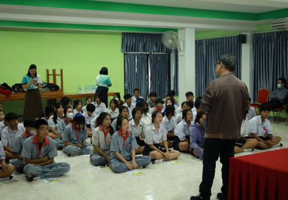 ภาพกิจกรรม  คณะวิทยาศาสตร์และเทคโนโลยี มหาวิทยาลัยราชภัฏกําแพงเพชร จัดโครงการประชาสัมพันธ์รายวิชาและหลักสูตรไปยังผู้เรียนกลุ่มใหม่ (Non-age Group) โรงเรียนสักงามวิทยา