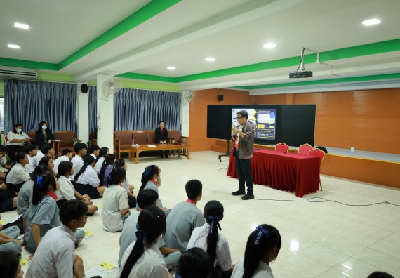 ภาพกิจกรรม  คณะวิทยาศาสตร์และเทคโนโลยี มหาวิทยาลัยราชภัฏกําแพงเพชร จัดโครงการประชาสัมพันธ์รายวิชาและหลักสูตรไปยังผู้เรียนกลุ่มใหม่ (Non-age Group) โรงเรียนสักงามวิทยา