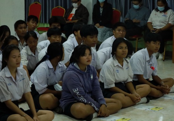 ภาพกิจกรรม  คณะวิทยาศาสตร์และเทคโนโลยี มหาวิทยาลัยราชภัฏกําแพงเพชร จัดโครงการประชาสัมพันธ์รายวิชาและหลักสูตรไปยังผู้เรียนกลุ่มใหม่ (Non-age Group) โรงเรียนสักงามวิทยา