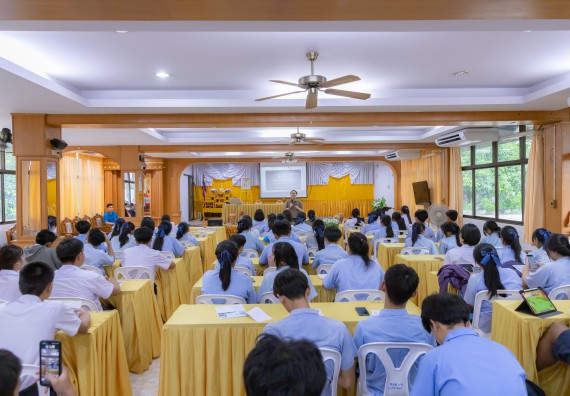 คณะวิทยาศาสตร์และเทคโนโลยี มหาวิทยาลัยราชภัฏกําแพงเพชร จัดโครงการประชาสัมพันธ์รายวิชาและหลักสูตรไปยังผู้เรียนกลุ่มใหม่ (Non-age Group)  โรงเรียนมัธยมพัชรกิติยาภา 2