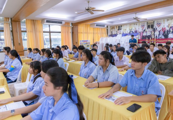 คณะวิทยาศาสตร์และเทคโนโลยี มหาวิทยาลัยราชภัฏกําแพงเพชร จัดโครงการประชาสัมพันธ์รายวิชาและหลักสูตรไปยังผู้เรียนกลุ่มใหม่ (Non-age Group)  โรงเรียนมัธยมพัชรกิติยาภา 2