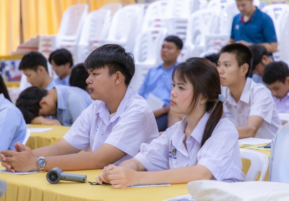 คณะวิทยาศาสตร์และเทคโนโลยี มหาวิทยาลัยราชภัฏกําแพงเพชร จัดโครงการประชาสัมพันธ์รายวิชาและหลักสูตรไปยังผู้เรียนกลุ่มใหม่ (Non-age Group)  โรงเรียนมัธยมพัชรกิติยาภา 2