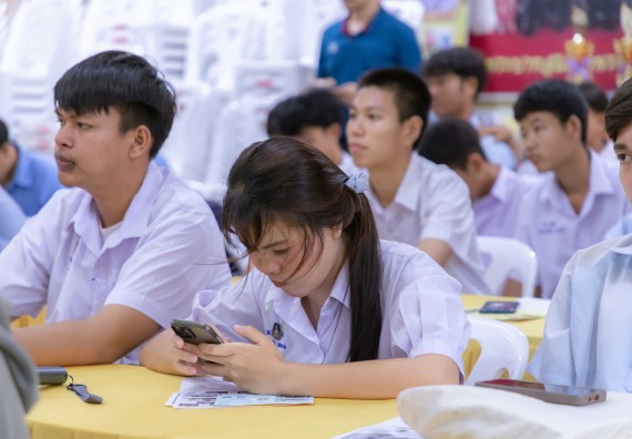 คณะวิทยาศาสตร์และเทคโนโลยี มหาวิทยาลัยราชภัฏกําแพงเพชร จัดโครงการประชาสัมพันธ์รายวิชาและหลักสูตรไปยังผู้เรียนกลุ่มใหม่ (Non-age Group)  โรงเรียนมัธยมพัชรกิติยาภา 2