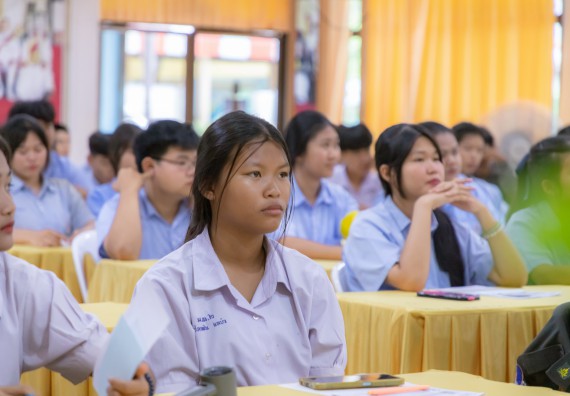 คณะวิทยาศาสตร์และเทคโนโลยี มหาวิทยาลัยราชภัฏกําแพงเพชร จัดโครงการประชาสัมพันธ์รายวิชาและหลักสูตรไปยังผู้เรียนกลุ่มใหม่ (Non-age Group)  โรงเรียนมัธยมพัชรกิติยาภา 2