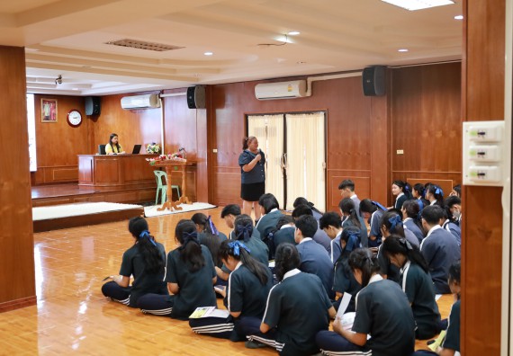 ภาพกิจกรรม  คณะวิทยาศาสตร์และเทคโนโลยี มหาวิทยาลัยราชภัฏกําแพงเพชร จัดโครงการประชาสัมพันธ์รายวิชาและหลักสูตรไปยังผู้เรียนกลุ่มใหม่ (Non-age Group) โรงเรียนวชิรปราการวิทยาคม