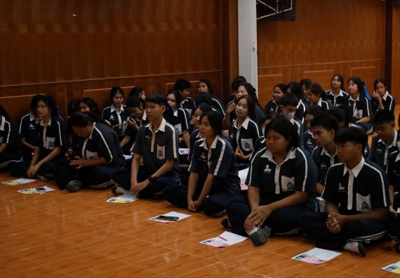 ภาพกิจกรรม  คณะวิทยาศาสตร์และเทคโนโลยี มหาวิทยาลัยราชภัฏกําแพงเพชร จัดโครงการประชาสัมพันธ์รายวิชาและหลักสูตรไปยังผู้เรียนกลุ่มใหม่ (Non-age Group) โรงเรียนวชิรปราการวิทยาคม