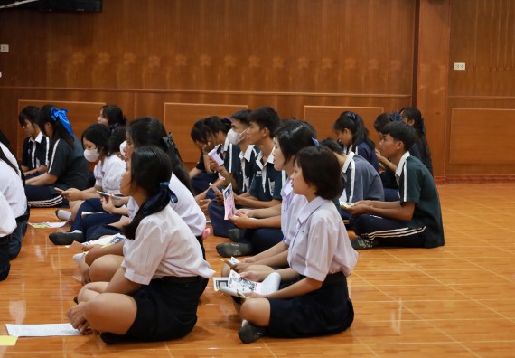 ภาพกิจกรรม  คณะวิทยาศาสตร์และเทคโนโลยี มหาวิทยาลัยราชภัฏกําแพงเพชร จัดโครงการประชาสัมพันธ์รายวิชาและหลักสูตรไปยังผู้เรียนกลุ่มใหม่ (Non-age Group) โรงเรียนวชิรปราการวิทยาคม