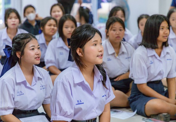 ภาพกิจกรรม  คณะวิทยาศาสตร์และเทคโนโลยี มหาวิทยาลัยราชภัฏกําแพงเพชร จัดโครงการประชาสัมพันธ์รายวิชาและหลักสูตรไปยังผู้เรียนกลุ่มใหม่ (Non-age Group)  โรงเรียนโกสัมพีวิทยา