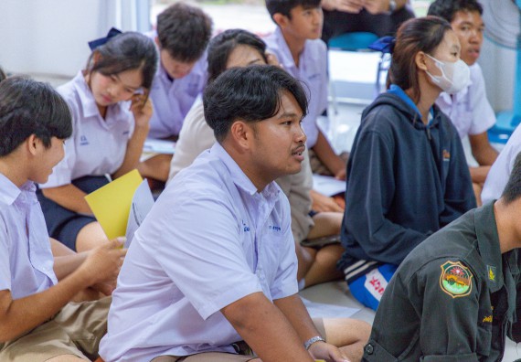 ภาพกิจกรรม  คณะวิทยาศาสตร์และเทคโนโลยี มหาวิทยาลัยราชภัฏกําแพงเพชร จัดโครงการประชาสัมพันธ์รายวิชาและหลักสูตรไปยังผู้เรียนกลุ่มใหม่ (Non-age Group)  โรงเรียนโกสัมพีวิทยา