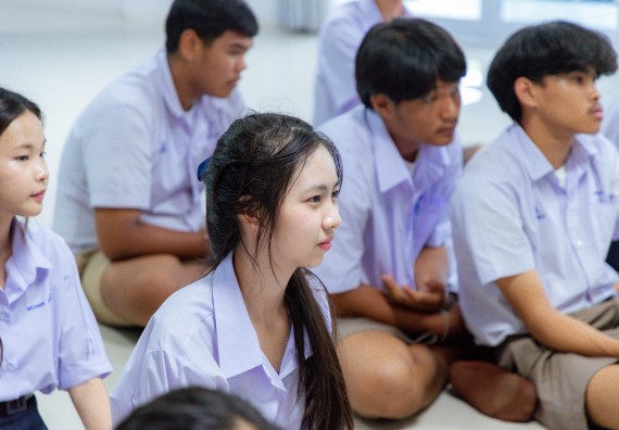 ภาพกิจกรรม  คณะวิทยาศาสตร์และเทคโนโลยี มหาวิทยาลัยราชภัฏกําแพงเพชร จัดโครงการประชาสัมพันธ์รายวิชาและหลักสูตรไปยังผู้เรียนกลุ่มใหม่ (Non-age Group)  โรงเรียนโกสัมพีวิทยา