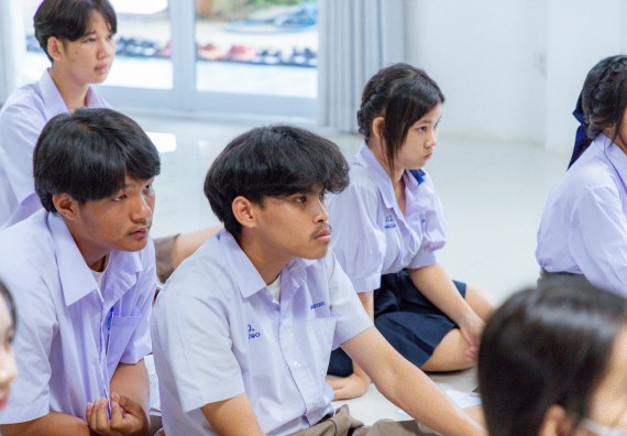 ภาพกิจกรรม  คณะวิทยาศาสตร์และเทคโนโลยี มหาวิทยาลัยราชภัฏกําแพงเพชร จัดโครงการประชาสัมพันธ์รายวิชาและหลักสูตรไปยังผู้เรียนกลุ่มใหม่ (Non-age Group)  โรงเรียนโกสัมพีวิทยา