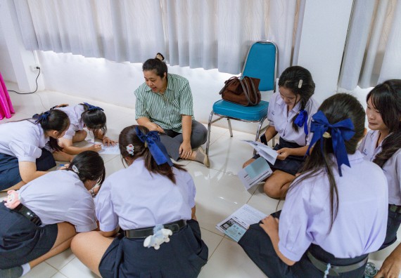 ภาพกิจกรรม  คณะวิทยาศาสตร์และเทคโนโลยี มหาวิทยาลัยราชภัฏกําแพงเพชร จัดโครงการประชาสัมพันธ์รายวิชาและหลักสูตรไปยังผู้เรียนกลุ่มใหม่ (Non-age Group)  โรงเรียนโกสัมพีวิทยา