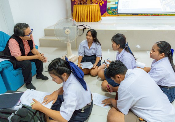 ภาพกิจกรรม  คณะวิทยาศาสตร์และเทคโนโลยี มหาวิทยาลัยราชภัฏกําแพงเพชร จัดโครงการประชาสัมพันธ์รายวิชาและหลักสูตรไปยังผู้เรียนกลุ่มใหม่ (Non-age Group)  โรงเรียนโกสัมพีวิทยา