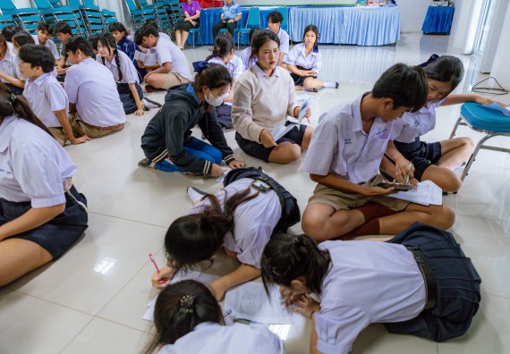 ภาพกิจกรรม  คณะวิทยาศาสตร์และเทคโนโลยี มหาวิทยาลัยราชภัฏกําแพงเพชร จัดโครงการประชาสัมพันธ์รายวิชาและหลักสูตรไปยังผู้เรียนกลุ่มใหม่ (Non-age Group)  โรงเรียนโกสัมพีวิทยา