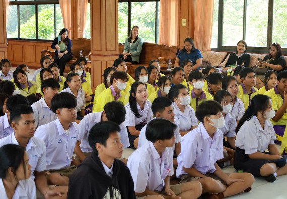 ภาพกิจกรรม  คณะวิทยาศาสตร์และเทคโนโลยี มหาวิทยาลัยราชภัฏกําแพงเพชร จัดโครงการประชาสัมพันธ์รายวิชาและหลักสูตรไปยังผู้เรียนกลุ่มใหม่ (Non-age Group) โรงเรียนทุ่งโพธิ์ทะเลพิทยา