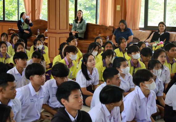 ภาพกิจกรรม  คณะวิทยาศาสตร์และเทคโนโลยี มหาวิทยาลัยราชภัฏกําแพงเพชร จัดโครงการประชาสัมพันธ์รายวิชาและหลักสูตรไปยังผู้เรียนกลุ่มใหม่ (Non-age Group) โรงเรียนทุ่งโพธิ์ทะเลพิทยา