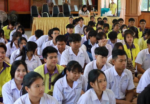 ภาพกิจกรรม  คณะวิทยาศาสตร์และเทคโนโลยี มหาวิทยาลัยราชภัฏกําแพงเพชร จัดโครงการประชาสัมพันธ์รายวิชาและหลักสูตรไปยังผู้เรียนกลุ่มใหม่ (Non-age Group) โรงเรียนทุ่งโพธิ์ทะเลพิทยา