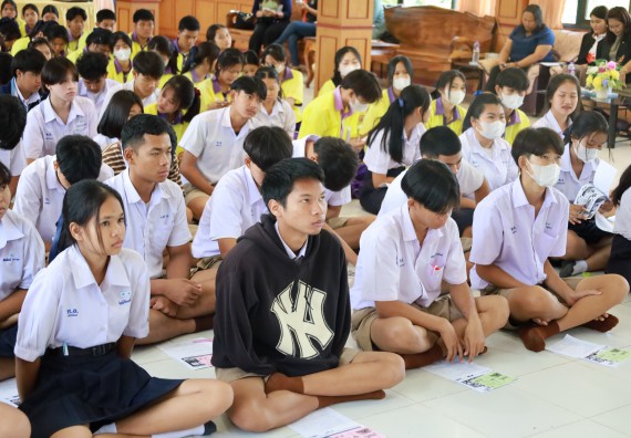 ภาพกิจกรรม  คณะวิทยาศาสตร์และเทคโนโลยี มหาวิทยาลัยราชภัฏกําแพงเพชร จัดโครงการประชาสัมพันธ์รายวิชาและหลักสูตรไปยังผู้เรียนกลุ่มใหม่ (Non-age Group) โรงเรียนทุ่งโพธิ์ทะเลพิทยา