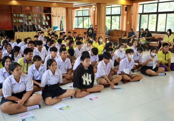 ภาพกิจกรรม  คณะวิทยาศาสตร์และเทคโนโลยี มหาวิทยาลัยราชภัฏกําแพงเพชร จัดโครงการประชาสัมพันธ์รายวิชาและหลักสูตรไปยังผู้เรียนกลุ่มใหม่ (Non-age Group) โรงเรียนทุ่งโพธิ์ทะเลพิทยา