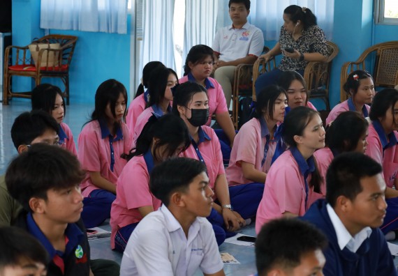 ภาพกิจกรรม  คณะวิทยาศาสตร์และเทคโนโลยี มหาวิทยาลัยราชภัฏกําแพงเพชร จัดโครงการประชาสัมพันธ์รายวิชาและหลักสูตรไปยังผู้เรียนกลุ่มใหม่ (Non-age Group)  โรงเรียนวังตะเคียนประชานุสรณ์