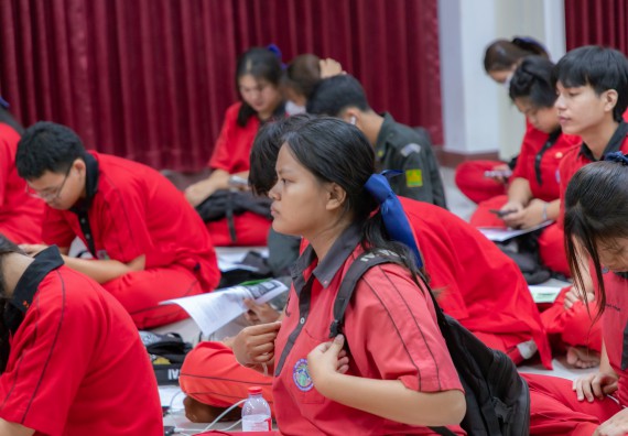 ภาพกิจกรรม คณะวิทยาศาสตร์และเทคโนโลยี มหาวิทยาลัยราชภัฏกําแพงเพชร จัดโครงการประชาสัมพันธ์รายวิชาและหลักสูตรไปยังผู้เรียนกลุ่มใหม่ (Non-age Group) โรงเรียนพรานกระต่ายพิทยาคม