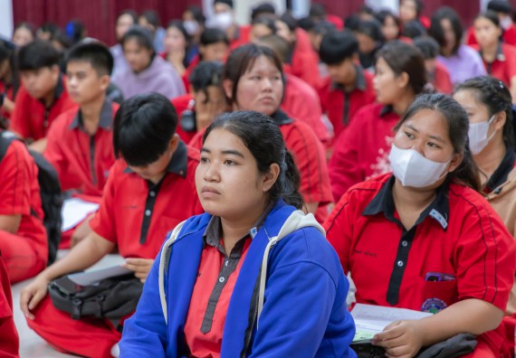 ภาพกิจกรรม คณะวิทยาศาสตร์และเทคโนโลยี มหาวิทยาลัยราชภัฏกําแพงเพชร จัดโครงการประชาสัมพันธ์รายวิชาและหลักสูตรไปยังผู้เรียนกลุ่มใหม่ (Non-age Group) โรงเรียนพรานกระต่ายพิทยาคม