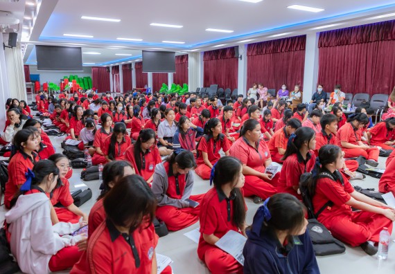 ภาพกิจกรรม คณะวิทยาศาสตร์และเทคโนโลยี มหาวิทยาลัยราชภัฏกําแพงเพชร จัดโครงการประชาสัมพันธ์รายวิชาและหลักสูตรไปยังผู้เรียนกลุ่มใหม่ (Non-age Group) โรงเรียนพรานกระต่ายพิทยาคม