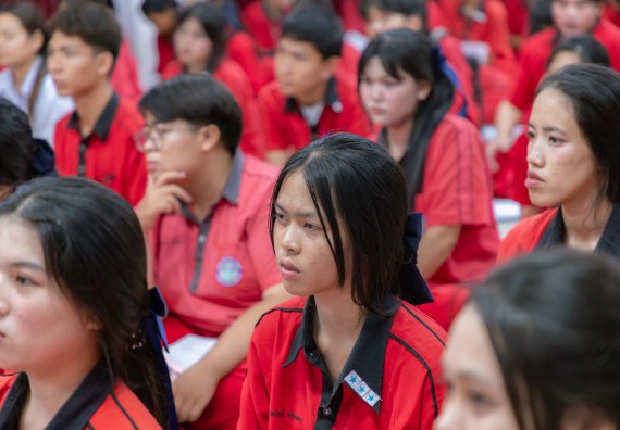 ภาพกิจกรรม คณะวิทยาศาสตร์และเทคโนโลยี มหาวิทยาลัยราชภัฏกําแพงเพชร จัดโครงการประชาสัมพันธ์รายวิชาและหลักสูตรไปยังผู้เรียนกลุ่มใหม่ (Non-age Group) โรงเรียนพรานกระต่ายพิทยาคม