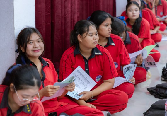 ภาพกิจกรรม คณะวิทยาศาสตร์และเทคโนโลยี มหาวิทยาลัยราชภัฏกําแพงเพชร จัดโครงการประชาสัมพันธ์รายวิชาและหลักสูตรไปยังผู้เรียนกลุ่มใหม่ (Non-age Group) โรงเรียนพรานกระต่ายพิทยาคม