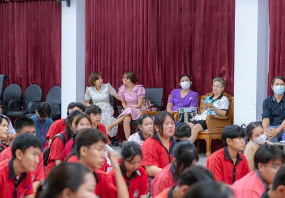 ภาพกิจกรรม คณะวิทยาศาสตร์และเทคโนโลยี มหาวิทยาลัยราชภัฏกําแพงเพชร จัดโครงการประชาสัมพันธ์รายวิชาและหลักสูตรไปยังผู้เรียนกลุ่มใหม่ (Non-age Group) โรงเรียนพรานกระต่ายพิทยาคม