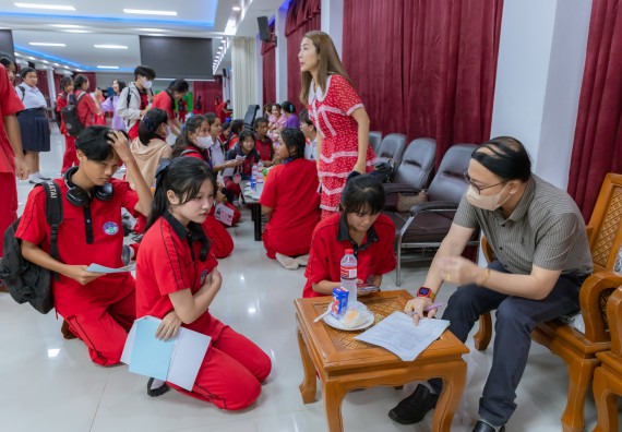 ภาพกิจกรรม คณะวิทยาศาสตร์และเทคโนโลยี มหาวิทยาลัยราชภัฏกําแพงเพชร จัดโครงการประชาสัมพันธ์รายวิชาและหลักสูตรไปยังผู้เรียนกลุ่มใหม่ (Non-age Group) โรงเรียนพรานกระต่ายพิทยาคม