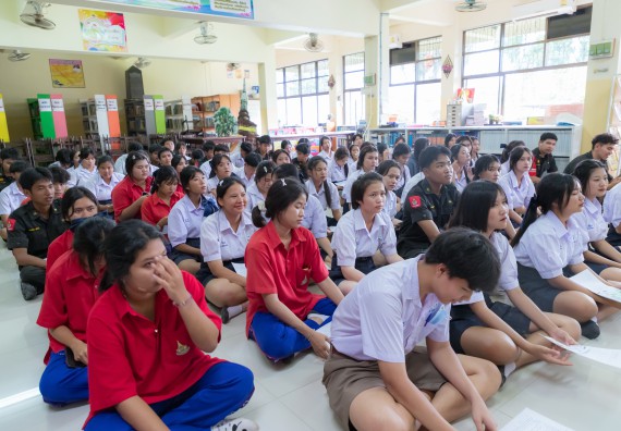 ภาพกิจกรรม  คณะวิทยาศาสตร์และเทคโนโลยี มหาวิทยาลัยราชภัฏกําแพงเพชร จัดโครงการประชาสัมพันธ์รายวิชาและหลักสูตรไปยังผู้เรียนกลุ่มใหม่ (Non-age Group)