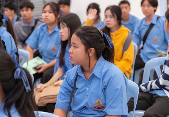 ภาพกิจกรรม  คณะวิทยาศาสตร์และเทคโนโลยี มหาวิทยาลัยราชภัฏกำแพงเพชร ร่วมกับโครงการห้องเรียนพิเศษ โรงเรียนตากพิทยาคม จัดกิจกรรมสร้างเสริมทักษะกระบวนการทางวิทยาศาสตร์สู่มาตรฐานสากล