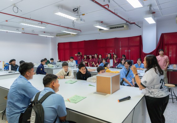 ภาพกิจกรรม  คณะวิทยาศาสตร์และเทคโนโลยี มหาวิทยาลัยราชภัฏกำแพงเพชร ร่วมกับโครงการห้องเรียนพิเศษ โรงเรียนตากพิทยาคม จัดกิจกรรมสร้างเสริมทักษะกระบวนการทางวิทยาศาสตร์สู่มาตรฐานสากล