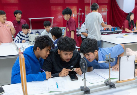 ภาพกิจกรรม  คณะวิทยาศาสตร์และเทคโนโลยี มหาวิทยาลัยราชภัฏกำแพงเพชร ร่วมกับโครงการห้องเรียนพิเศษ โรงเรียนตากพิทยาคม จัดกิจกรรมสร้างเสริมทักษะกระบวนการทางวิทยาศาสตร์สู่มาตรฐานสากล