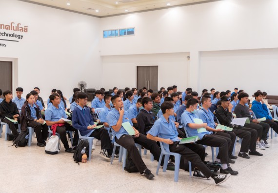 ภาพกิจกรรม  คณะวิทยาศาสตร์และเทคโนโลยี มหาวิทยาลัยราชภัฏกำแพงเพชร ร่วมกับโครงการห้องเรียนพิเศษ โรงเรียนตากพิทยาคม จัดกิจกรรมสร้างเสริมทักษะกระบวนการทางวิทยาศาสตร์สู่มาตรฐานสากล