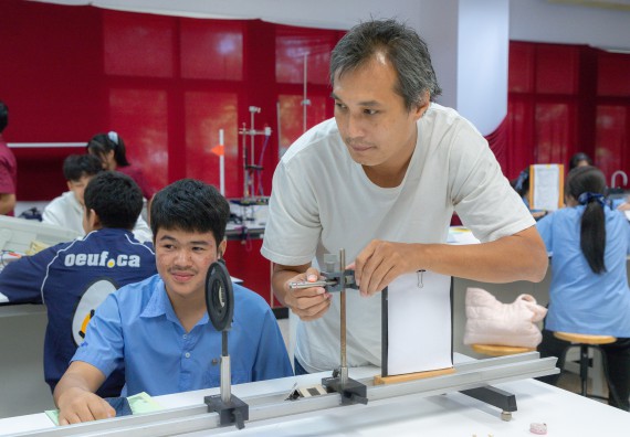 ภาพกิจกรรม  คณะวิทยาศาสตร์และเทคโนโลยี มหาวิทยาลัยราชภัฏกำแพงเพชร ร่วมกับโครงการห้องเรียนพิเศษ โรงเรียนตากพิทยาคม จัดกิจกรรมสร้างเสริมทักษะกระบวนการทางวิทยาศาสตร์สู่มาตรฐานสากล