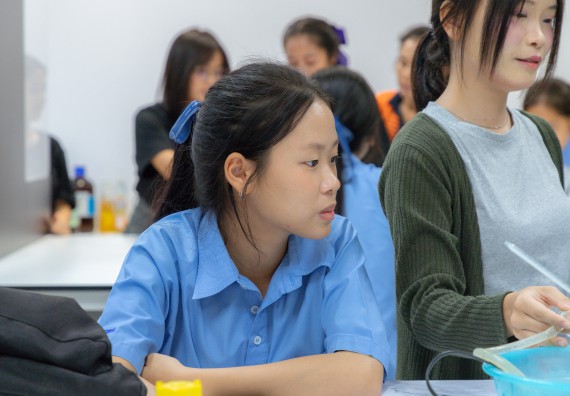 ภาพกิจกรรม  คณะวิทยาศาสตร์และเทคโนโลยี มหาวิทยาลัยราชภัฏกำแพงเพชร ร่วมกับโครงการห้องเรียนพิเศษ โรงเรียนตากพิทยาคม จัดกิจกรรมสร้างเสริมทักษะกระบวนการทางวิทยาศาสตร์สู่มาตรฐานสากล