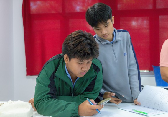 ภาพกิจกรรม  คณะวิทยาศาสตร์และเทคโนโลยี มหาวิทยาลัยราชภัฏกำแพงเพชร ร่วมกับโครงการห้องเรียนพิเศษ โรงเรียนตากพิทยาคม จัดกิจกรรมสร้างเสริมทักษะกระบวนการทางวิทยาศาสตร์สู่มาตรฐานสากล