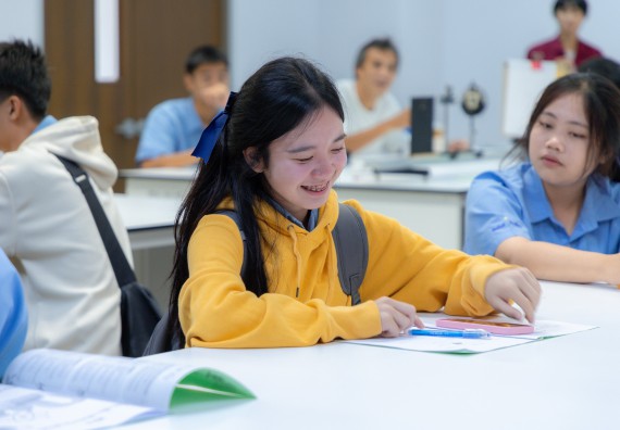 ภาพกิจกรรม  คณะวิทยาศาสตร์และเทคโนโลยี มหาวิทยาลัยราชภัฏกำแพงเพชร ร่วมกับโครงการห้องเรียนพิเศษ โรงเรียนตากพิทยาคม จัดกิจกรรมสร้างเสริมทักษะกระบวนการทางวิทยาศาสตร์สู่มาตรฐานสากล