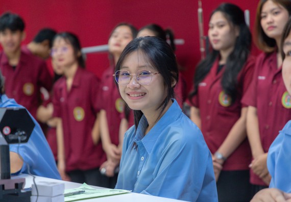 ภาพกิจกรรม  คณะวิทยาศาสตร์และเทคโนโลยี มหาวิทยาลัยราชภัฏกำแพงเพชร ร่วมกับโครงการห้องเรียนพิเศษ โรงเรียนตากพิทยาคม จัดกิจกรรมสร้างเสริมทักษะกระบวนการทางวิทยาศาสตร์สู่มาตรฐานสากล